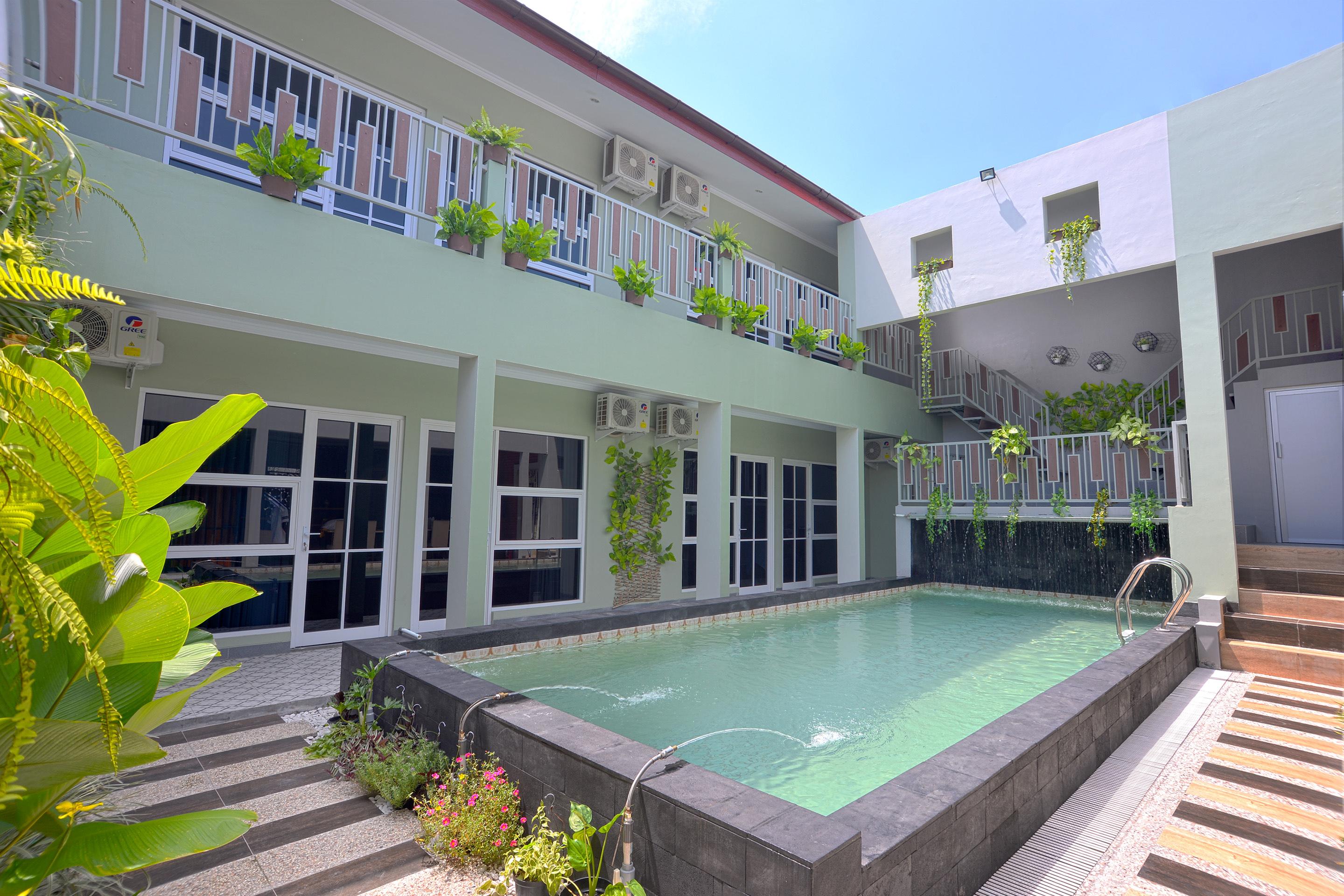 Oyo 583 Puri Gejayan Asri Syariah Hotel Kejayan Exterior photo