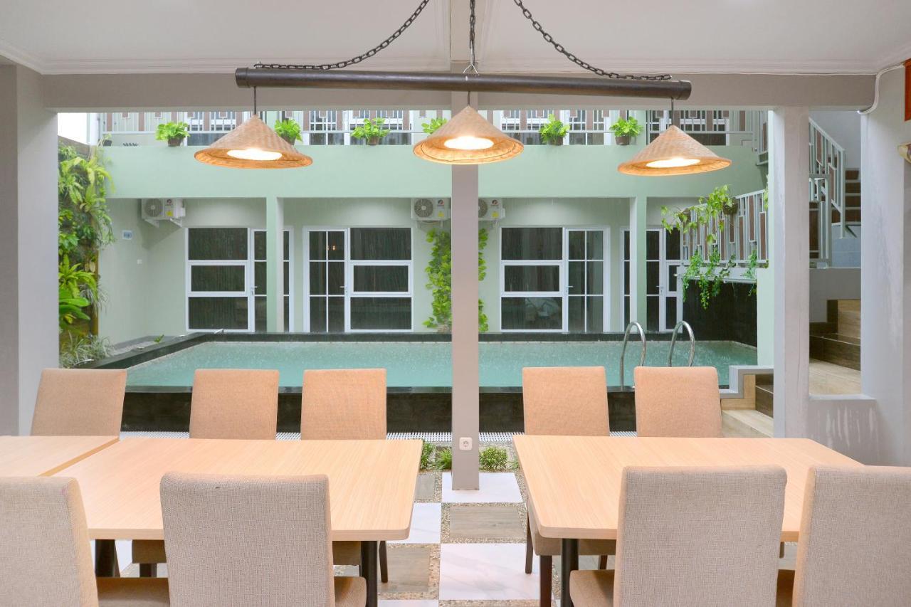 Oyo 583 Puri Gejayan Asri Syariah Hotel Kejayan Exterior photo